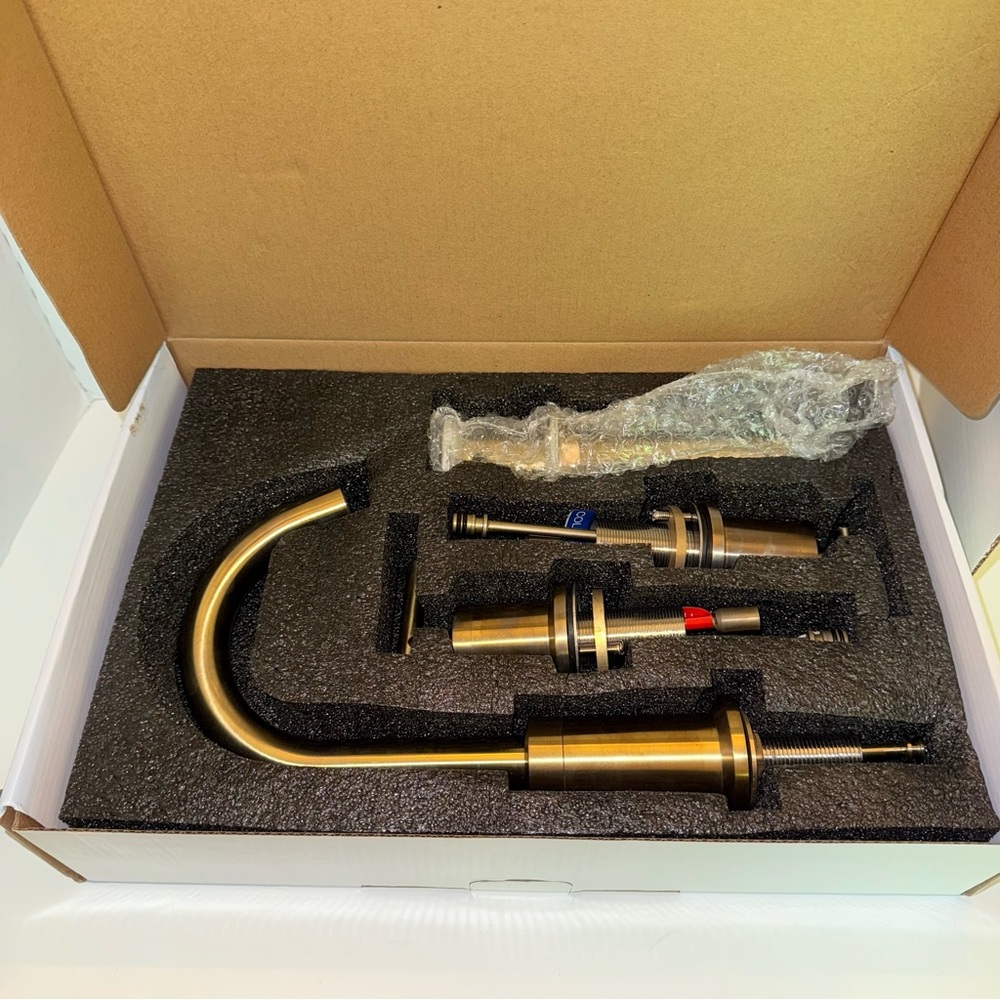Elegant Gold Bathroom Faucet Set